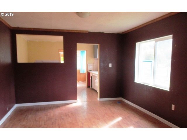 8905 Shady Pine Road Klamath Falls, OR 97601 - Photo 6 of 8 Gallery Image 6