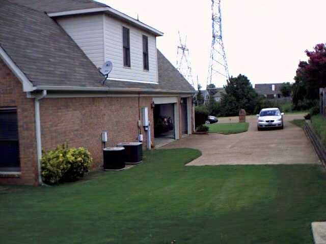 8937 Dexter Road Memphis, TN 38016 - Photo 19 of 19 East side of home with 3 car garage