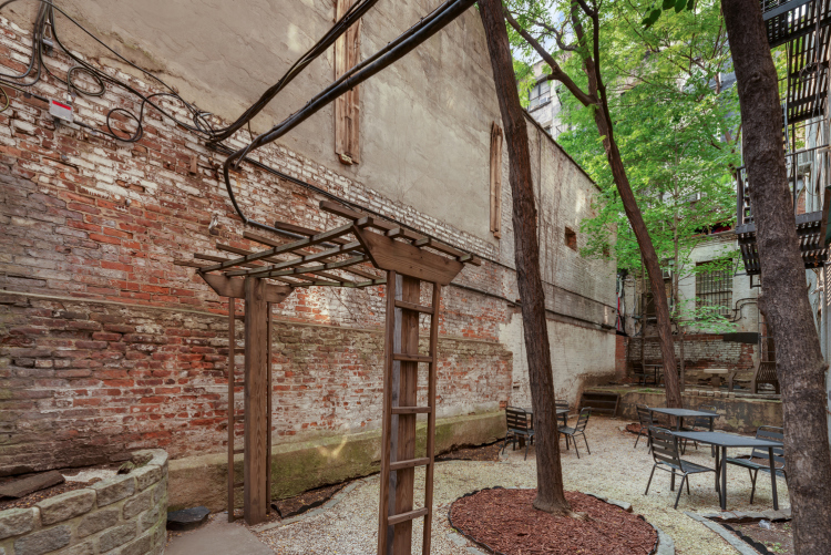 The Henry 166 W 22nd St, Manhattan, NY 10011 - Photo 3 of 4