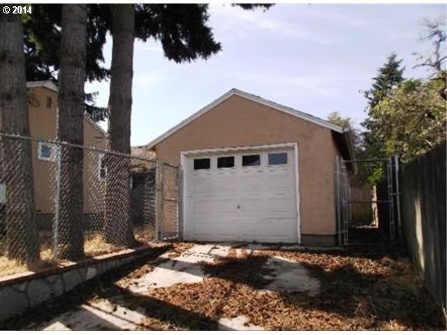 1433 Northeast Rosa Parks Way Portland, OR 97211 - Photo 4 of 16 Gallery Image 4