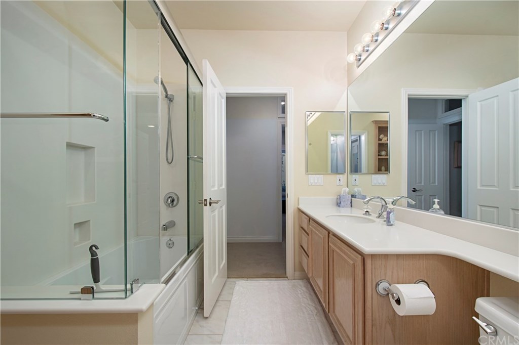 23 Emerald Glen Laguna Niguel, CA 92677 - Photo 39 of 56 Jack and Jill bathroom