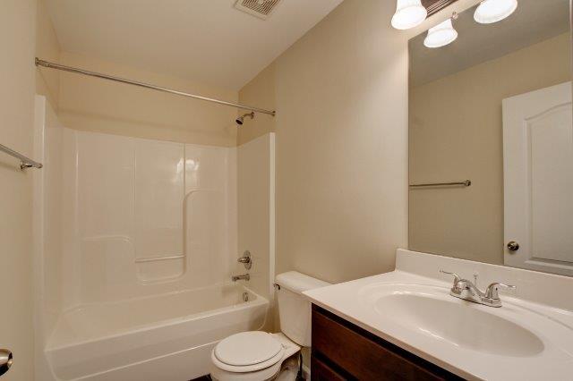 992 South Ash Ridge Drive, Unit B Clarksville, TN 37042 - Photo 12 of 27