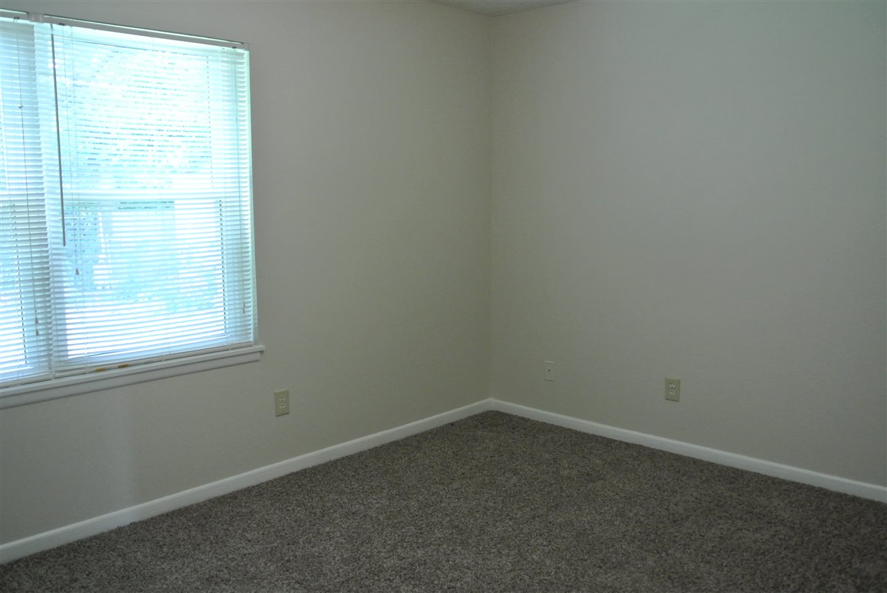 4654 Vincent Road Millington, TN 38053 - Photo 11 of 15 Gallery Image 11