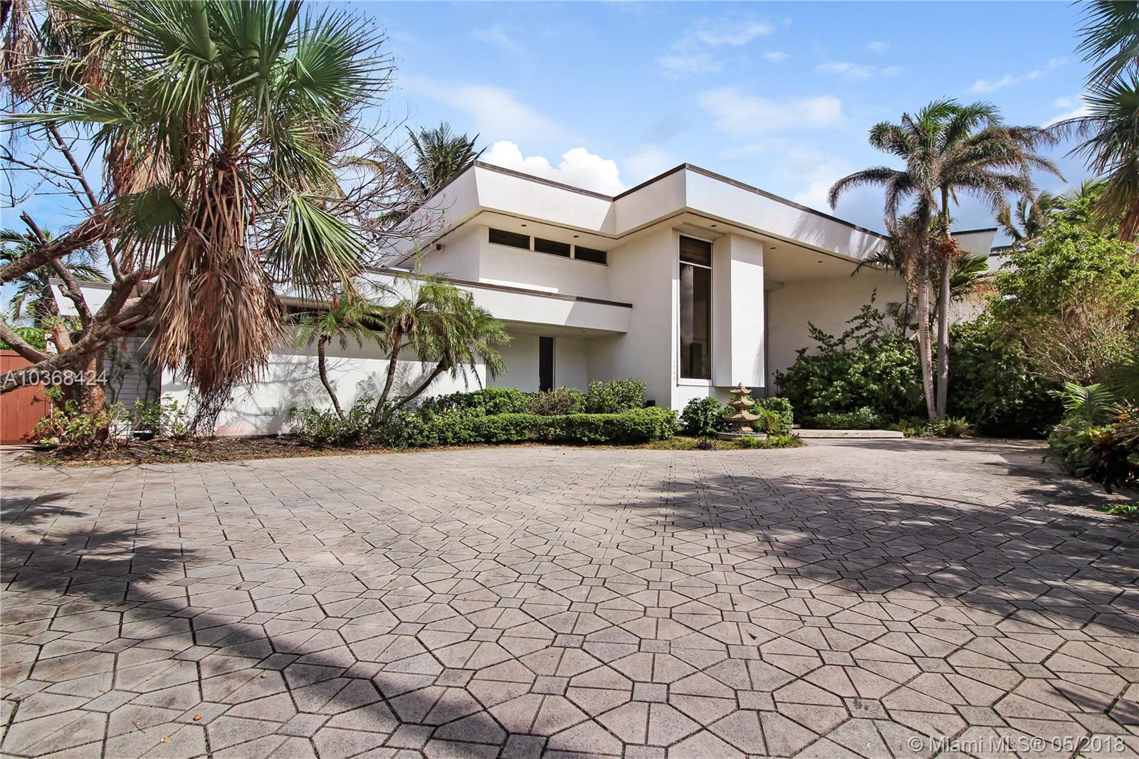 1989 Northeast 119th Road North Miami, FL 33181 - Photo 8 of 47 Gallery Image 8