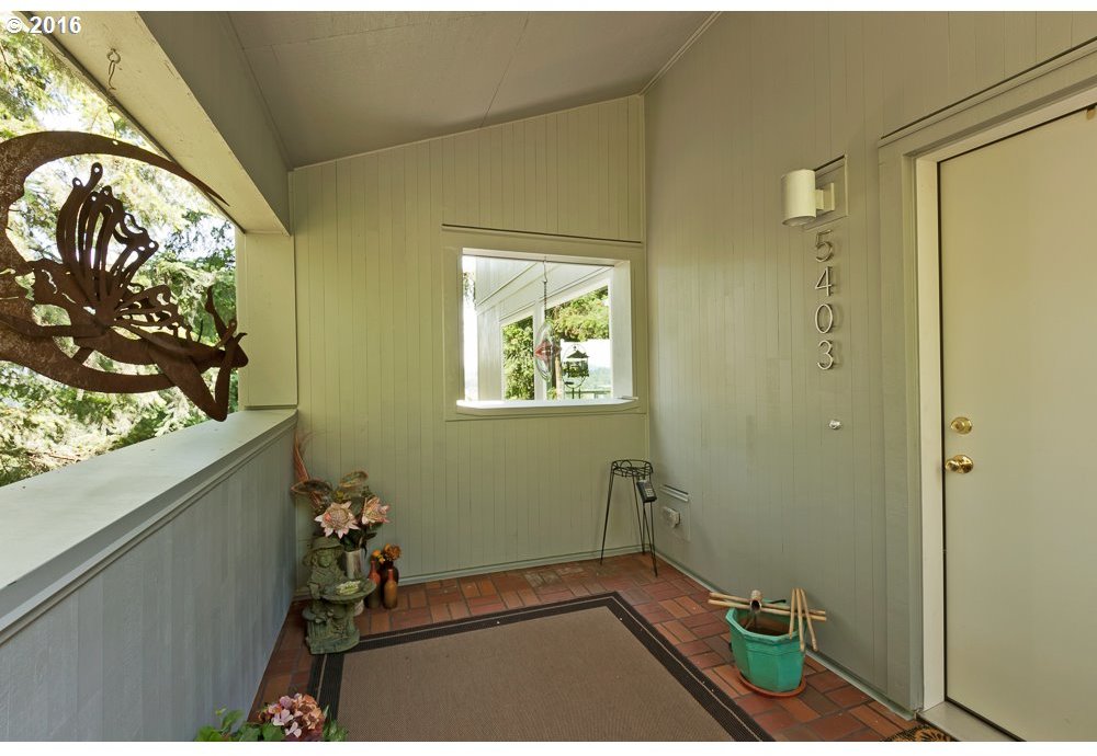 5403 Southwest View Point Terrace, Unit 201 Portland, OR 97239 - Photo 4 of 23