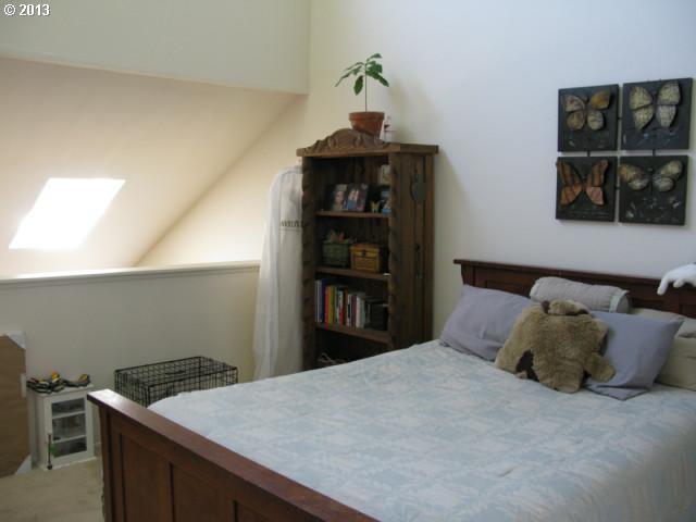 4632 Southwest Comus Place, Unit 5D Portland, OR 97219 - Photo 11 of 16 Gallery Image 11