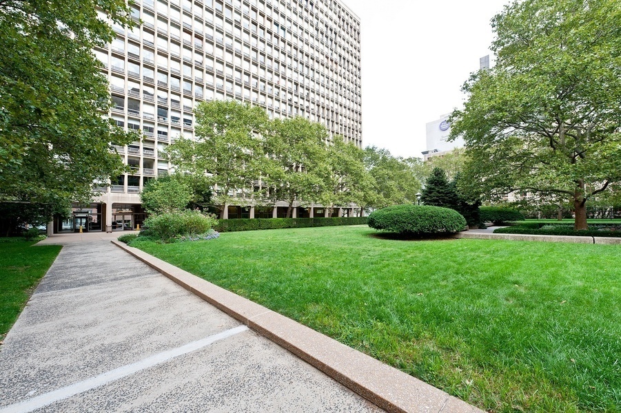 300 East 33rd Street, Unit 21G Manhattan, NY 10016 - Photo 6 of 7