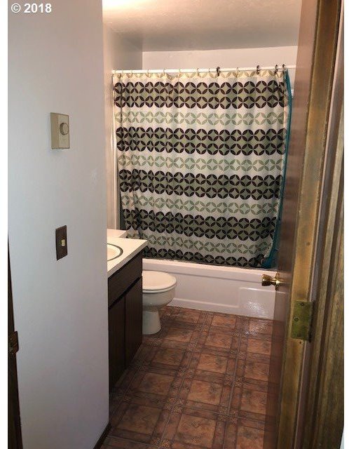 1564 Prescott Lane Springfield, OR 97477 - Photo 11 of 13