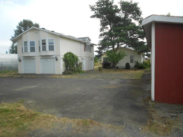 17692 Dunn Road Northeast Hubbard, OR 97032 - Photo 2 of 7