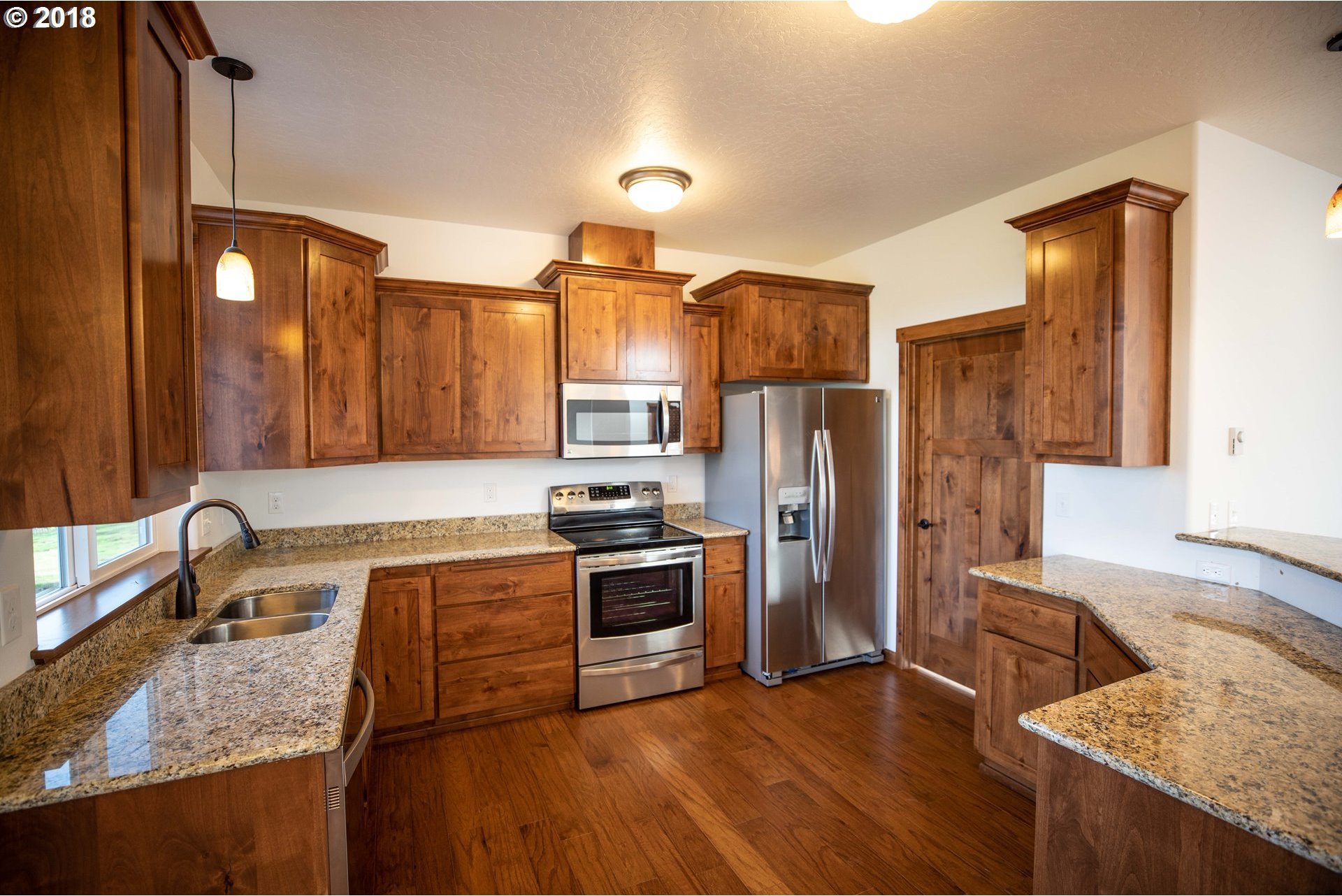 91359 Hill Road Coquille, OR 97423 - Photo 12 of 32 Gallery Image 12