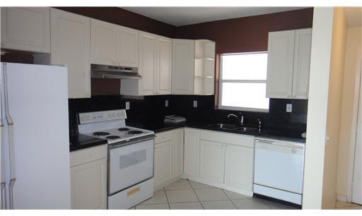 9008 Collins Avenue, Unit 202 Surfside, FL 33154 - Photo 6 of 7