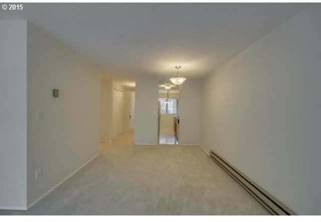 5602 South Riverside Lane, Unit 5 Portland, OR 97239 - Photo 11 of 16 Gallery Image 11