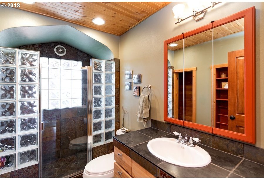 1281 Alameda Road Hood River, OR 97031 - Photo 15 of 32 Gallery Image 15