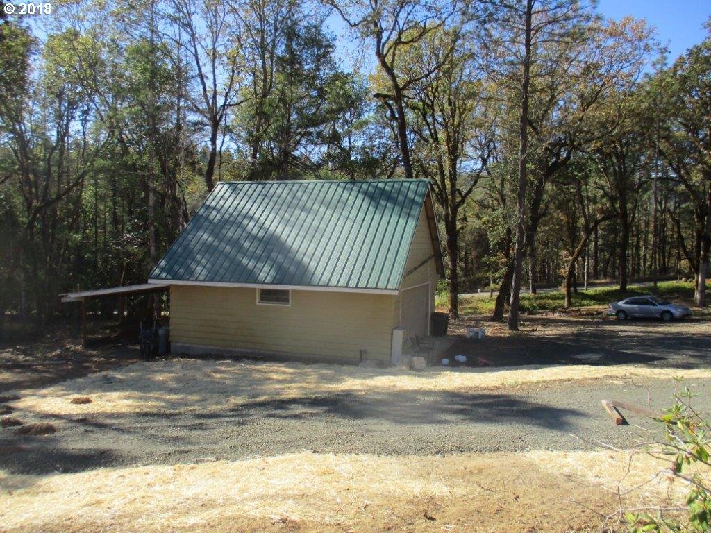 543 Cleveland Loop Road Roseburg, OR 97471 - Photo 4 of 5 Gallery Image 4