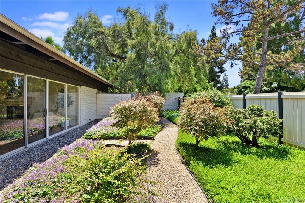 2210 Yucca Avenue Fullerton, CA 92835 - Photo 3 of 32