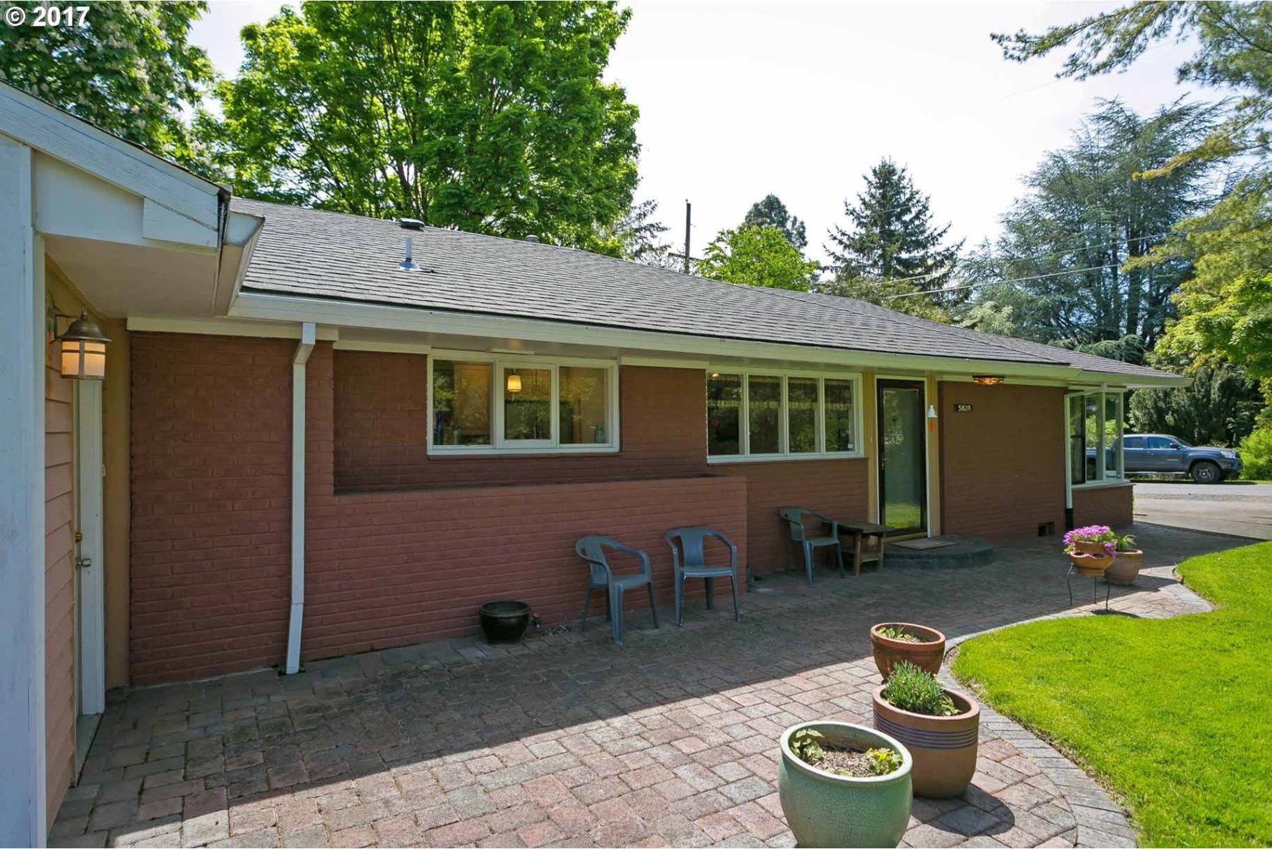 5820 Southwest Taylors Ferry Road Portland, OR 97219 - Photo 5 of 29 Gallery Image 5