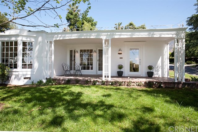 665 Deodara Drive Altadena, CA 91001 - Photo 3 of 33