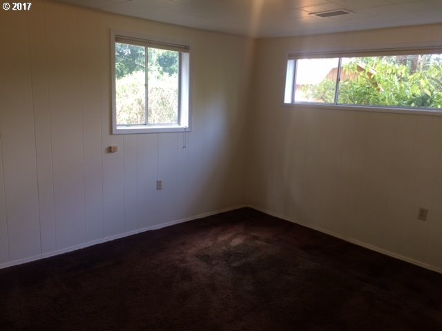 4311 Southwest Freeman Street Portland, OR 97219 - Photo 23 of 26 Gallery Image 23