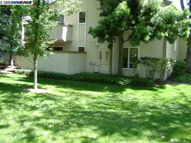 385 Camelback Road, Unit 2 Pleasant Hill, CA 94523 - Photo 1 of 1