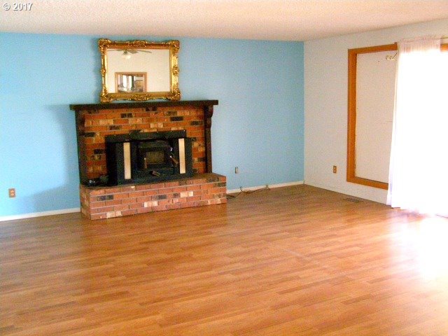 4205 Del Rio Road Roseburg, OR 97471 - Photo 12 of 16 Gallery Image 12