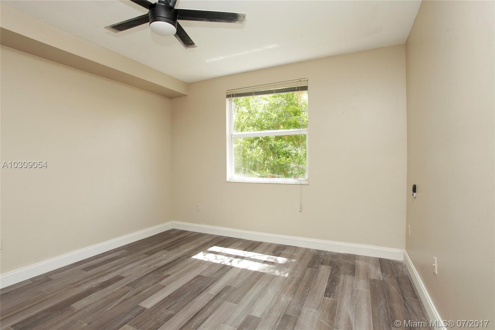 17145 North Bay Road, Unit 4404 Sunny Isles Beach, FL 33160 - Photo 8 of 16