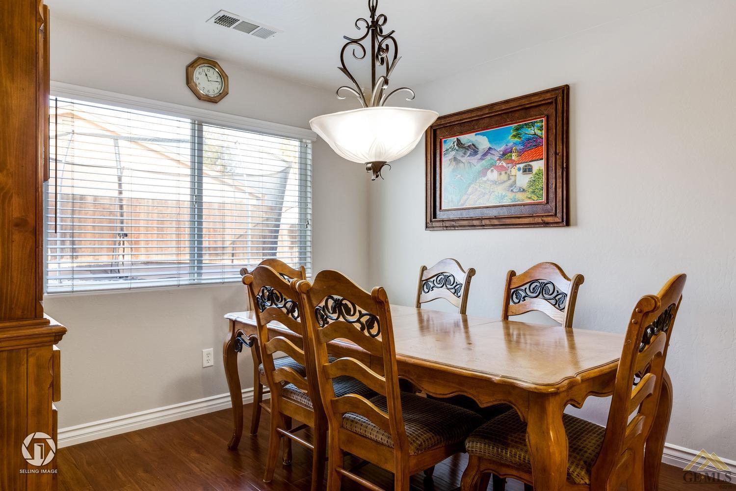 3812 Ridgemont Street Bakersfield, CA 93313 - Photo 13 of 32 Gallery Image 13