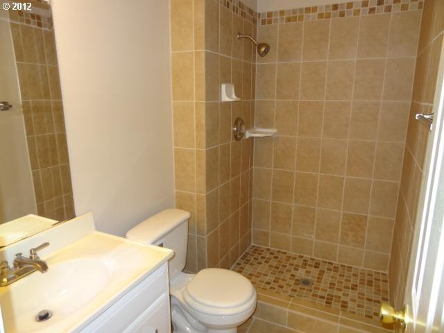 8478 Southwest Mohawk Street Tualatin, OR 97062 - Photo 7 of 13 Gallery Image 7