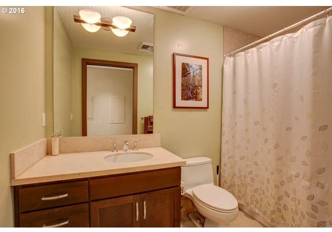 2430 Northwest Westover Road, Unit 102 Portland, OR 97210 - Photo 12 of 20 Gallery Image 12