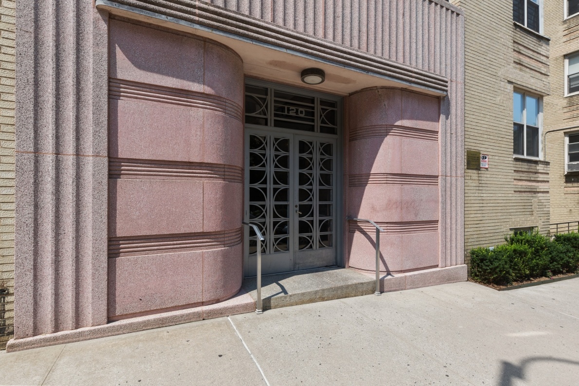 120 Bennett Ave, Manhattan, NY 10033 - Photo 2 of 7