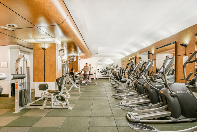 Kips Bay Towers 300 E 33rd St, Manhattan, NY 10016 - Photo 4 of 9