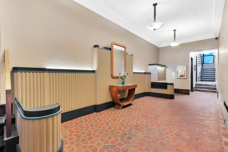 22 Grove St, Unit 2D Manhattan, NY 10014 - Photo 7 of 9