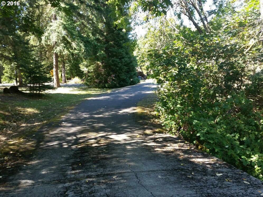 582 Lockwood Road Roseburg, OR 97471 - Photo 5 of 25 Gallery Image 5