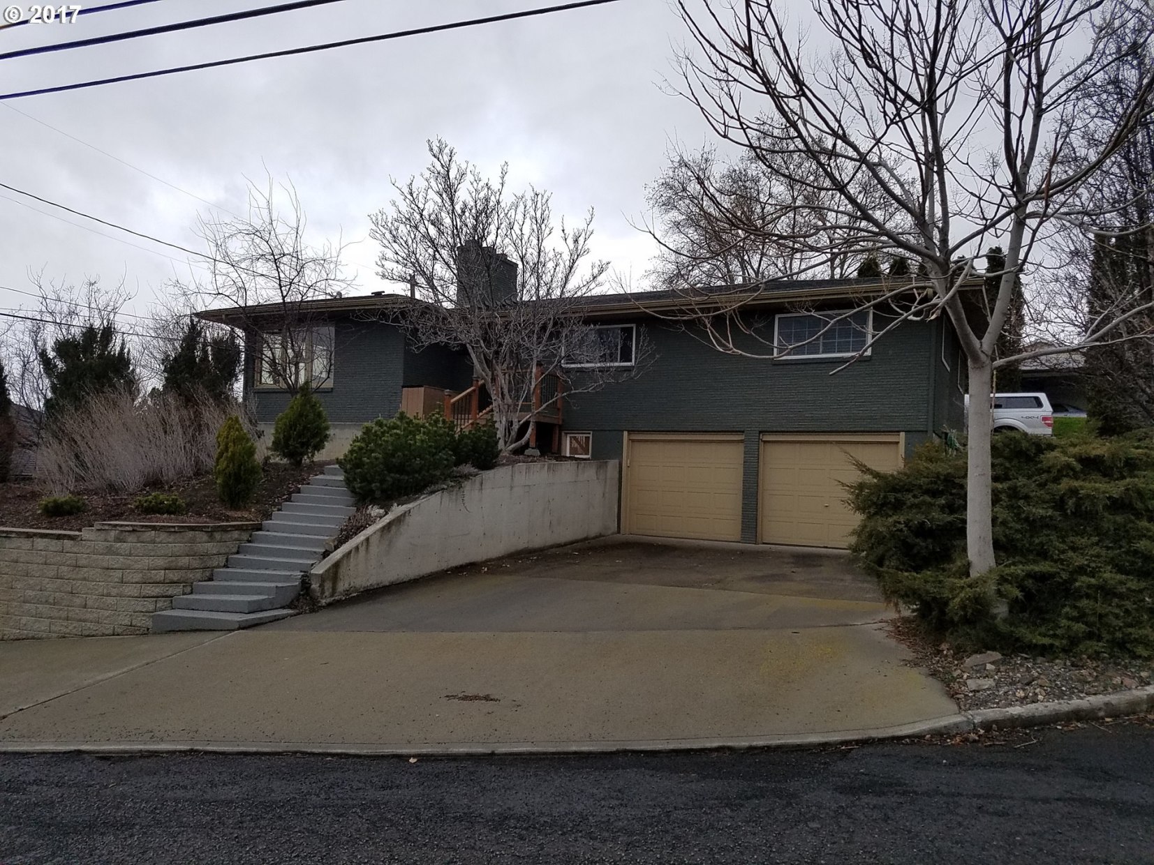 811 Northwest 12th Street Pendleton, OR 97801 - Photo 1 of 30 Gallery Image 1