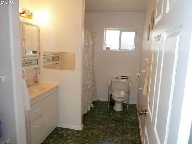11901 Southeast Powell Boulevard Portland, OR 97266 - Photo 9 of 16