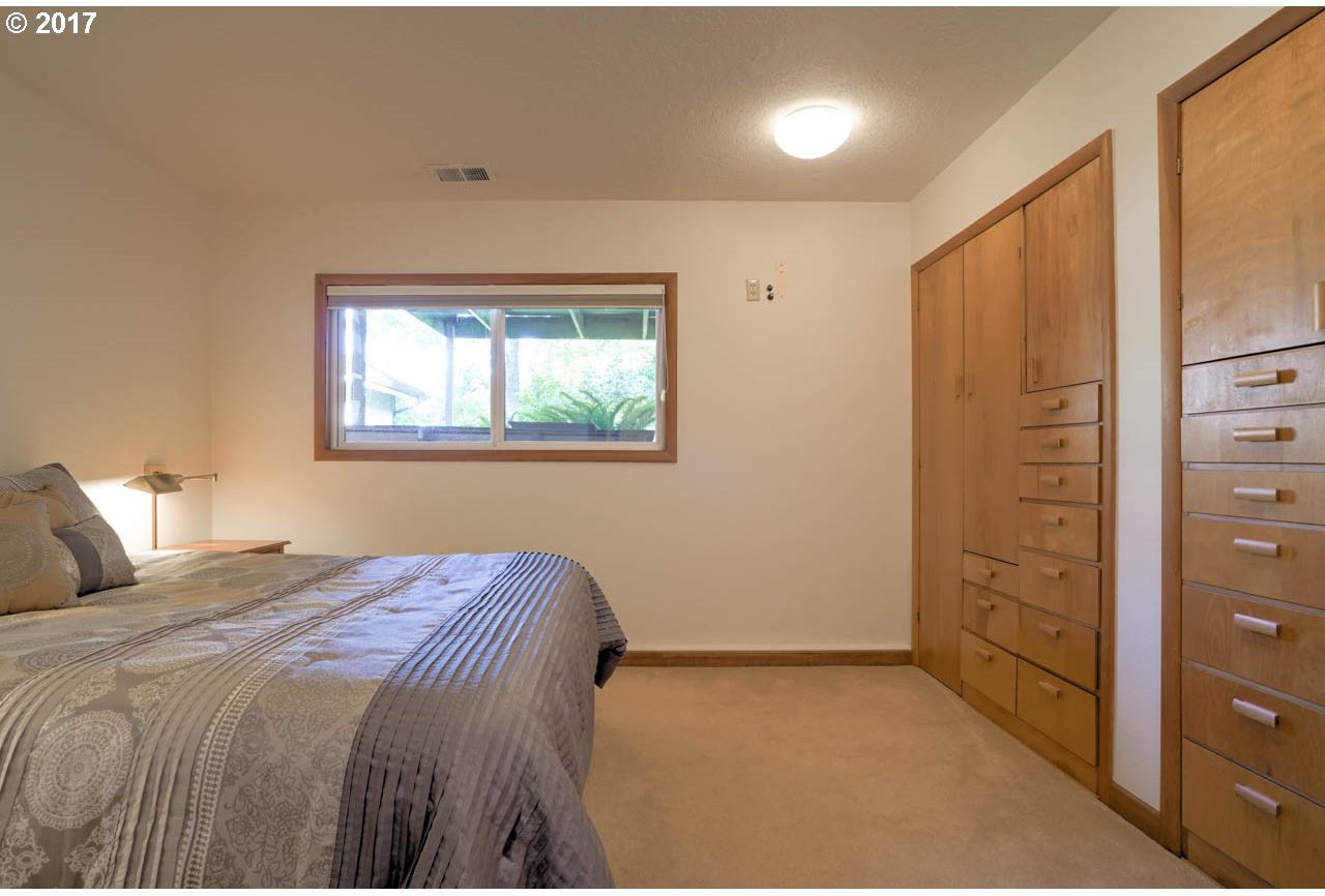 2844 Ridgeway Drive Southeast Jefferson, OR 97352 - Photo 28 of 32 Gallery Image 28