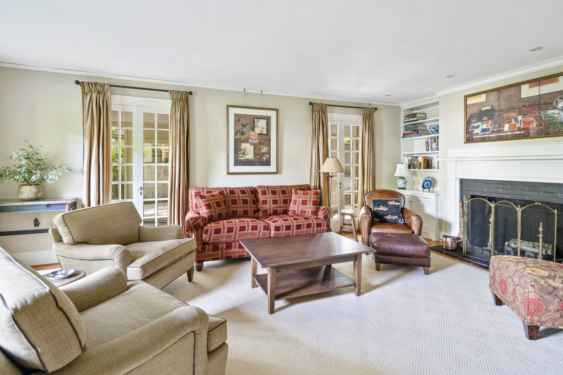 56 Spooner Road Chestnut Hill, MA 02467 - Photo 2 of 7