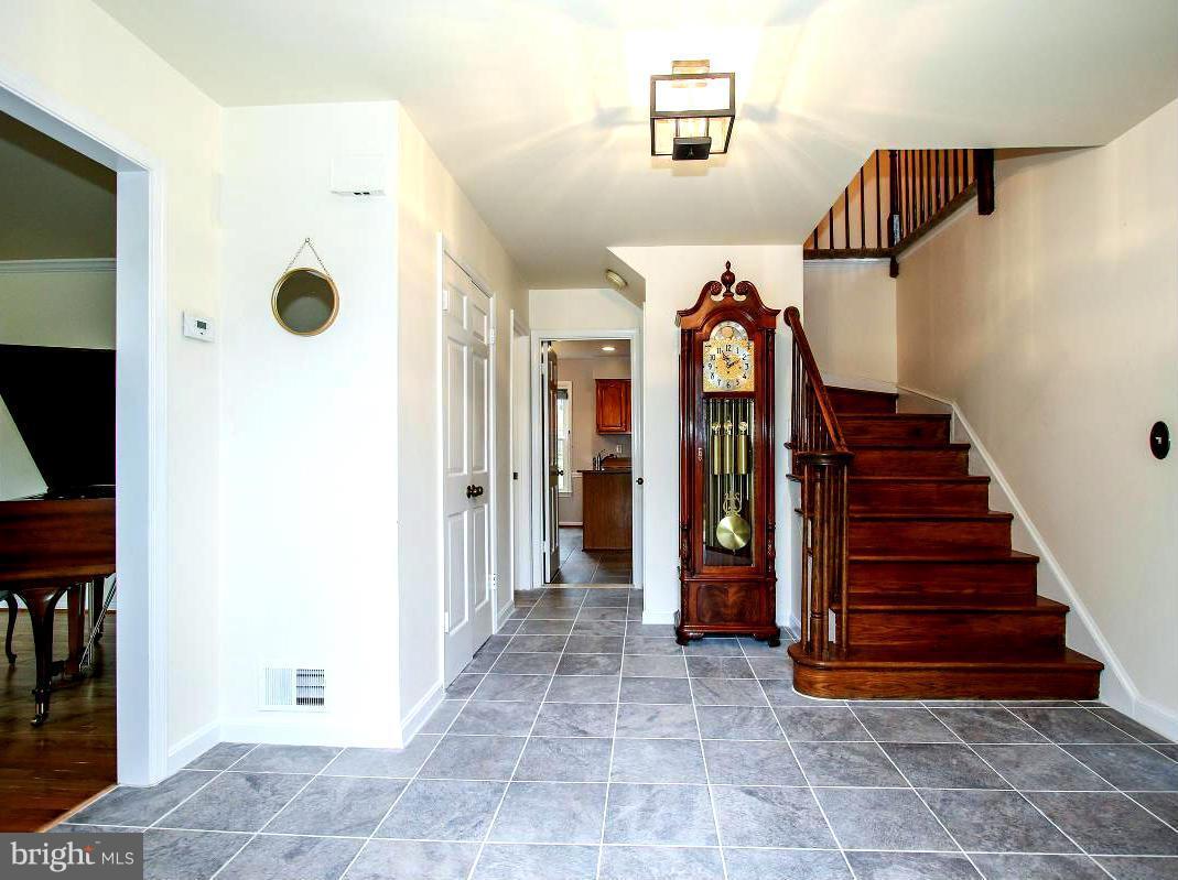 8712 Seven Locks Road Bethesda, MD 20817 - Photo 2 of 29