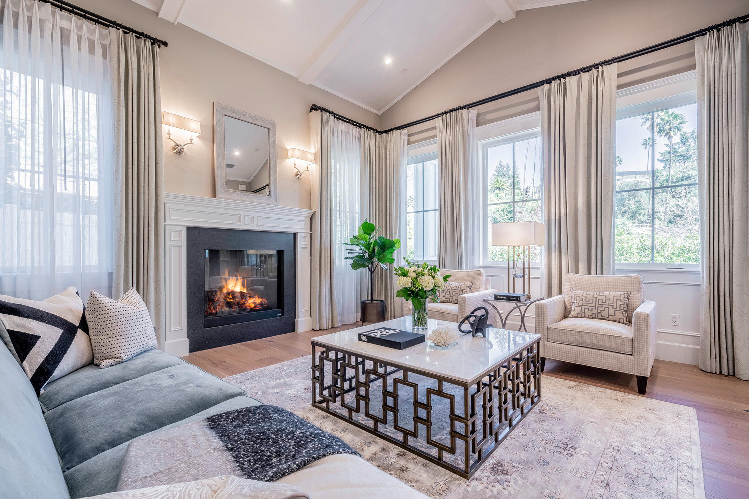 4143 Hayvenhurst Drive Encino, CA 91436 - Photo 9 of 60