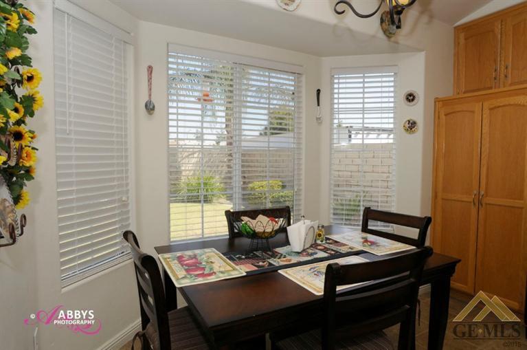 3146 Berkshire Road Bakersfield, CA 93313 - Photo 5 of 15