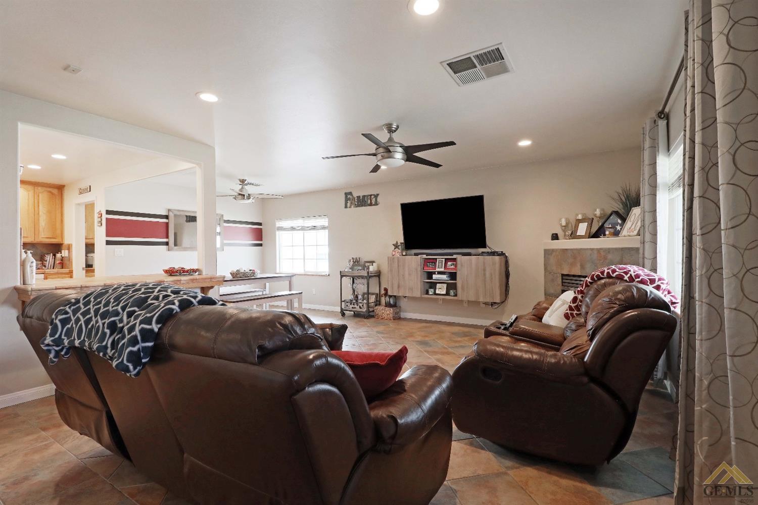 2568 Jenkins Road Bakersfield, CA 93314 - Photo 2 of 38 Gallery Image 2