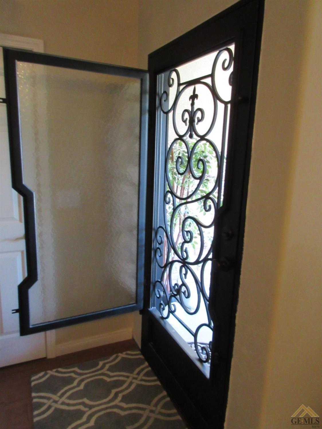 5707 Summer Country Drive Bakersfield, CA 93313 - Photo 4 of 27