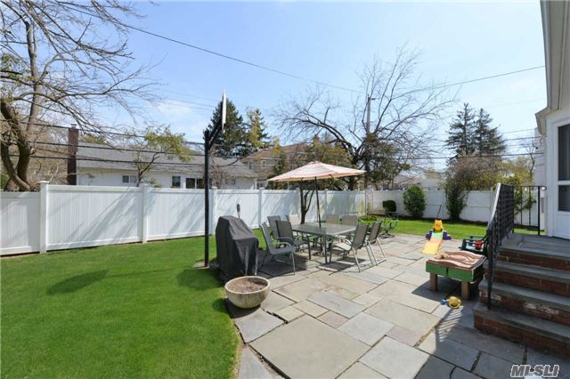 99 North Strathmore Street Valley Stream, NY 11581 - Photo 17 of 17