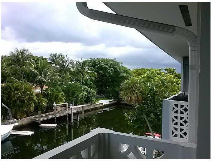 13105 Ixora Court, Unit 318 North Miami, FL 33181 - Photo 5 of 14