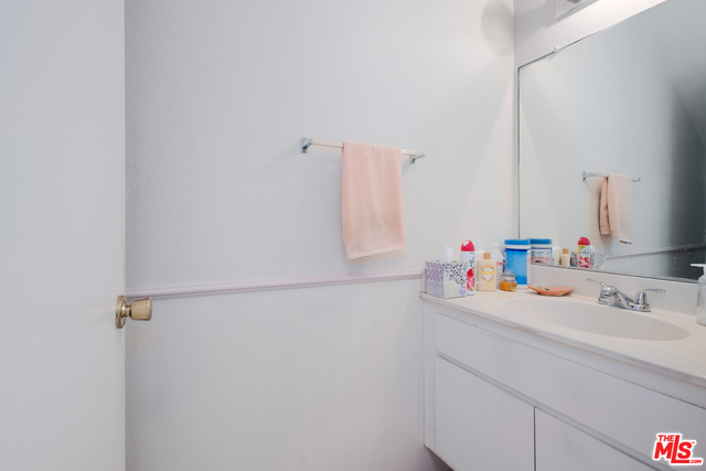 178 Racquet Club Drive Compton, CA 90220 - Photo 11 of 23 Gallery Image 11