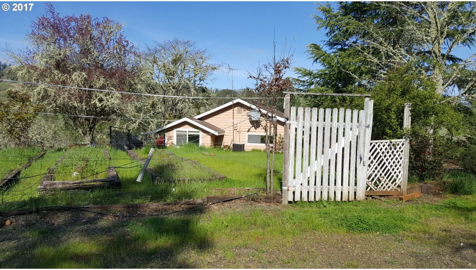 7169 North Bank Road Roseburg, OR 97470 - Photo 3 of 16 Gallery Image 3