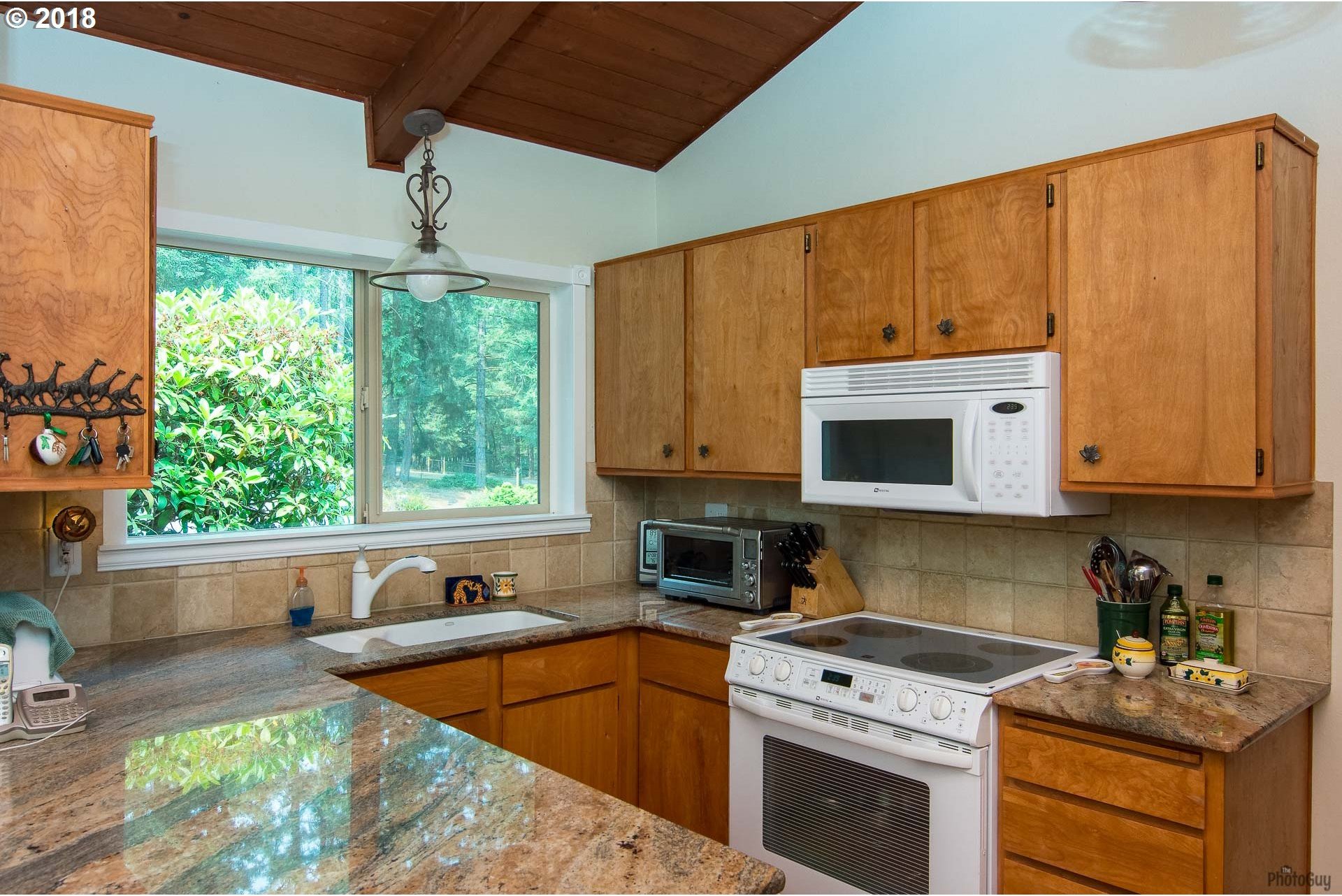 24760 West Demming Road Elmira, OR 97437 - Photo 6 of 32 Gallery Image 6