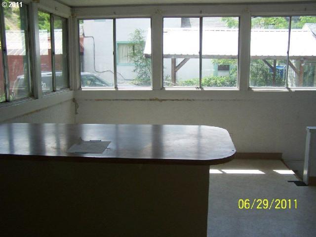 312 Southeast Hailey Avenue Pendleton, OR 97801 - Photo 5 of 10 Gallery Image 5