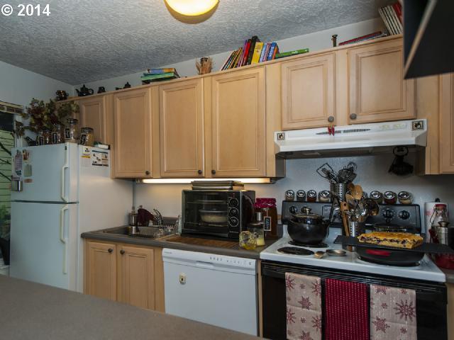 3701 Southwest Condor Avenue, Unit A1 Portland, OR 97239 - Photo 10 of 16 Gallery Image 10