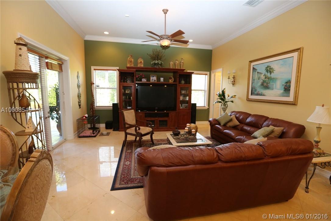 9445 Southwest 68th Street Miami, FL 33173 - Photo 13 of 35