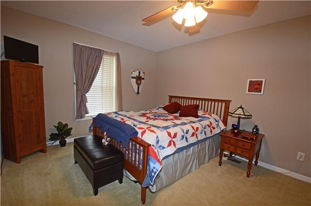 5140 Robertson Road Springfield, TN 37172 - Photo 15 of 30 THIRD BEDROOM HAS NEUTRAL PAINT, SOFT CARPETED FLOORS, AND CEILING FAN! 5140 ROBERTSON ROAD, SPRINGFIELD, TN 37172